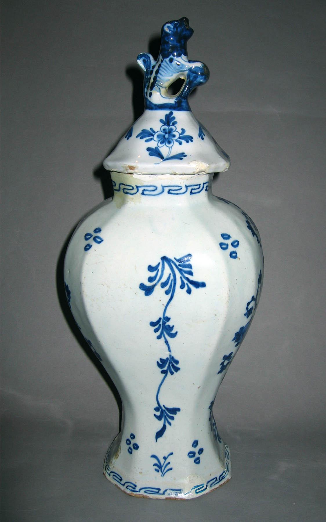 1960.0084.003 A, B Delft covered vase (reverse)