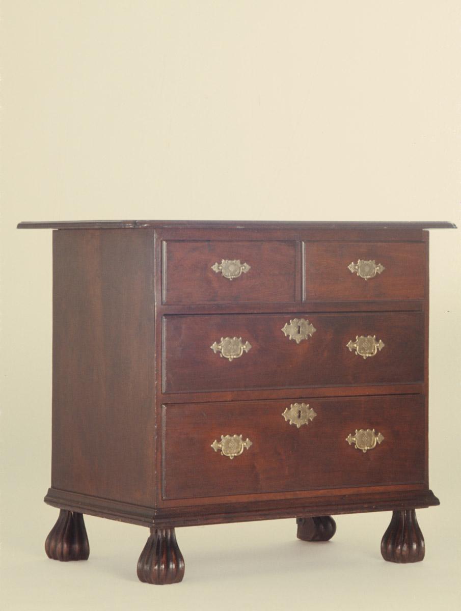 1960.0094 Chest of drawers