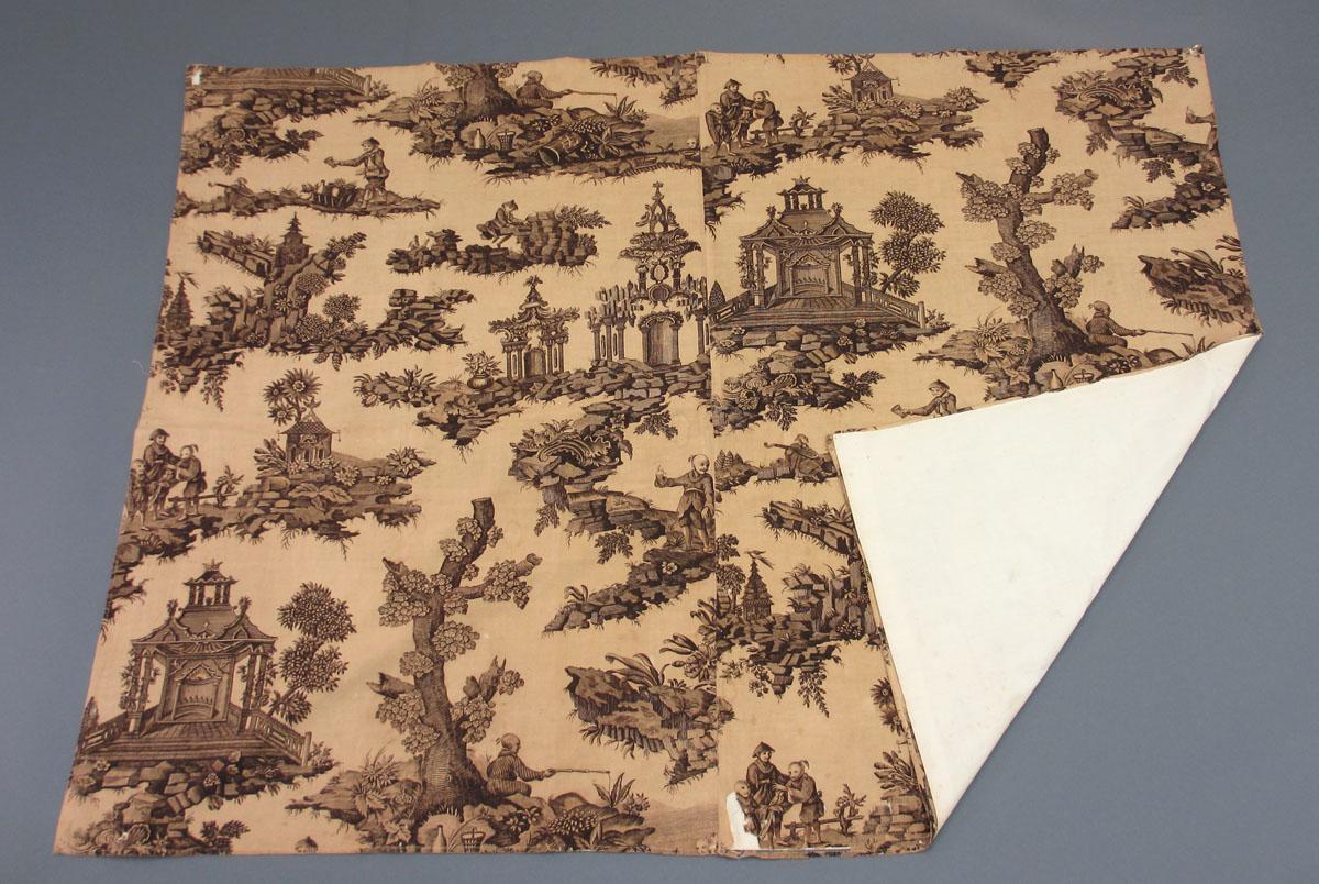1960.0098 Textile, printed partial folded corner