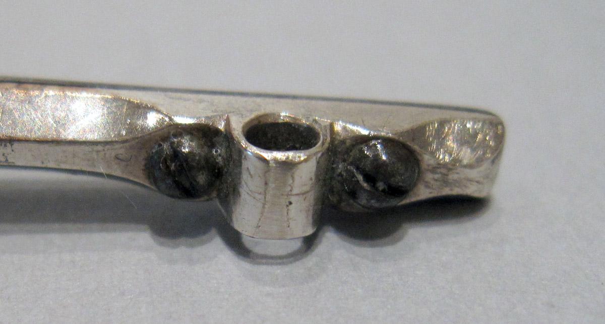 1960.0104 C Candle Screen Pinchers detail 1