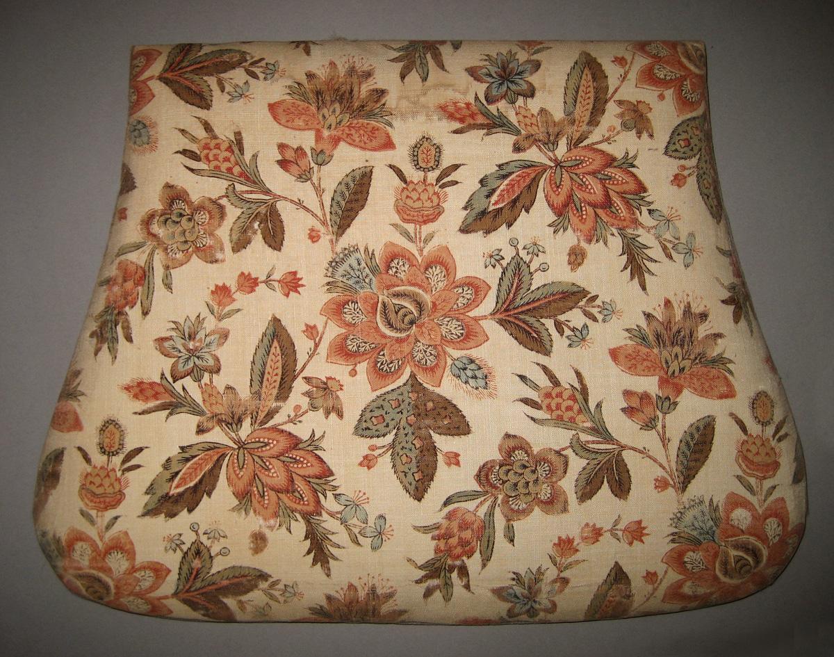 1969.3082.005 Slip seat view 1