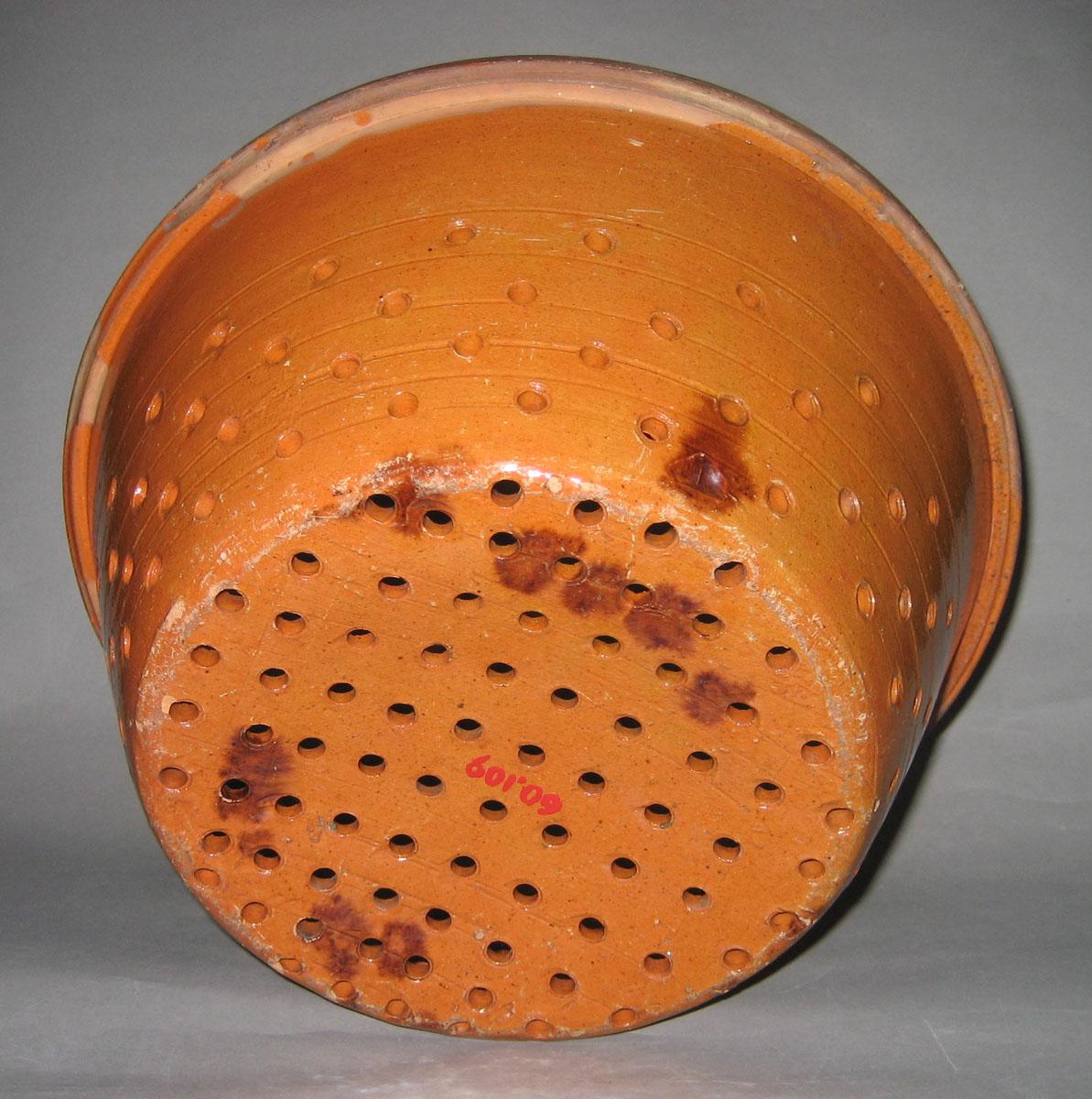 1960.0109 Colander (bottom)