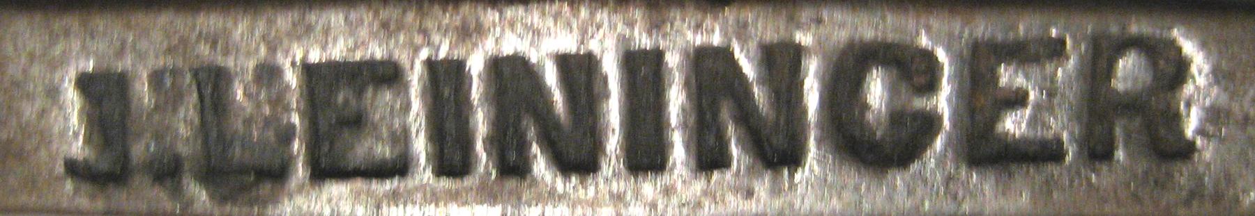 1960.0112 Spatula mark