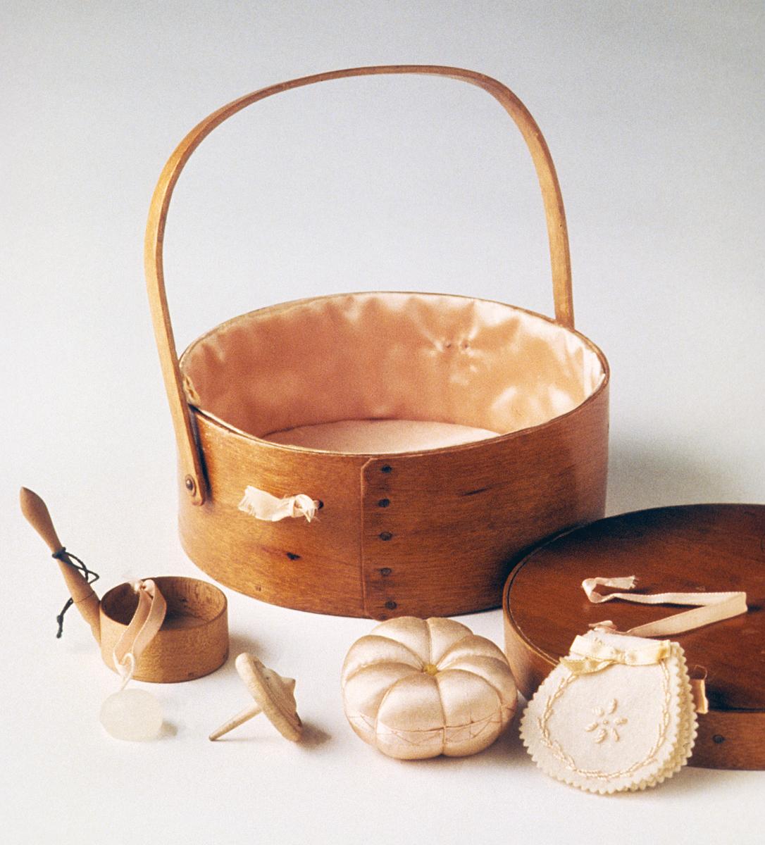 1960.0124 A, B Box, C-G Tool (for needlework), view 1