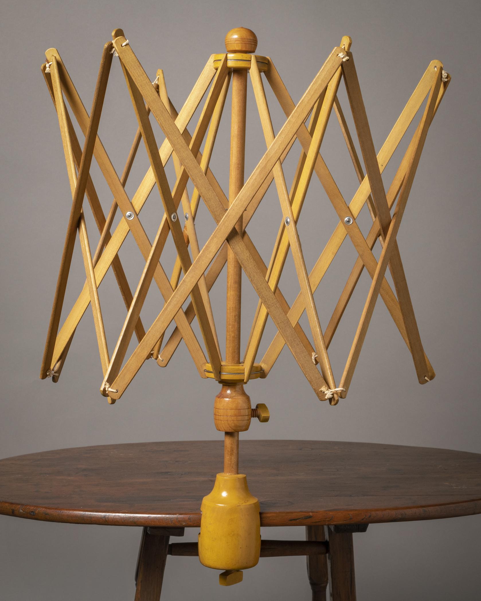 1960.0126 Tool (for textiles), view 2
