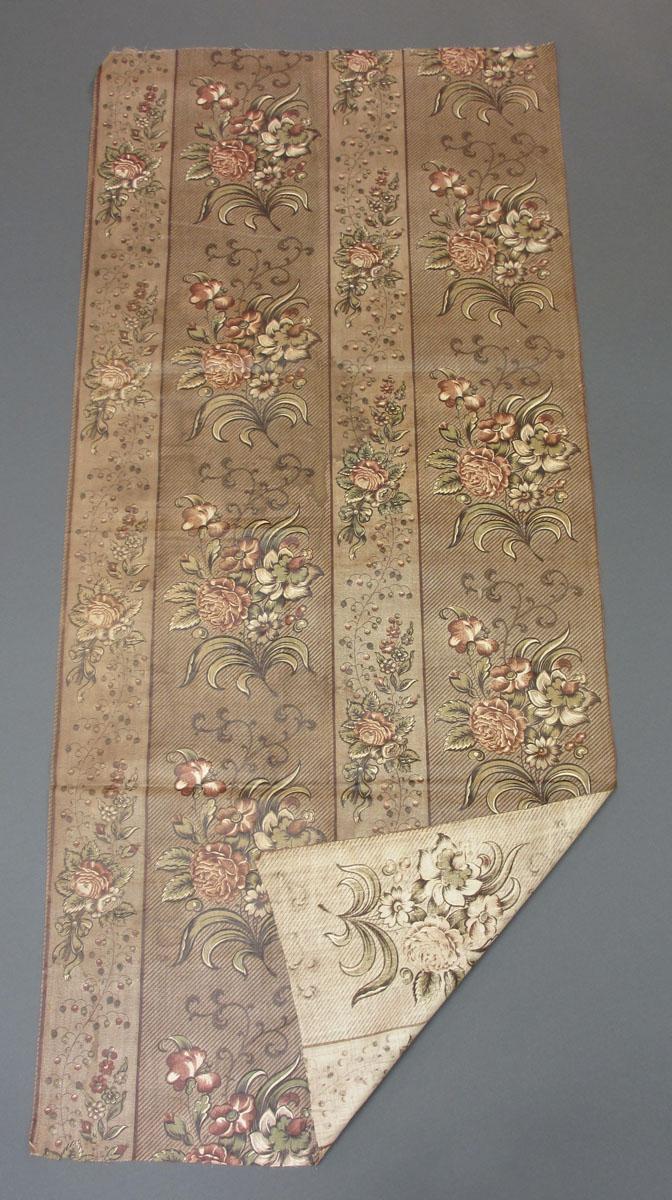 1960.0152 Textile, printed partial folded corner