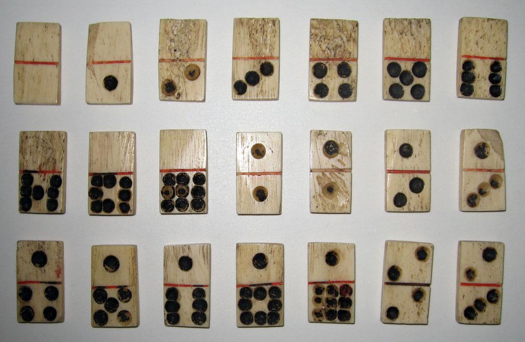 1960.0188.002-.022 Dominoes