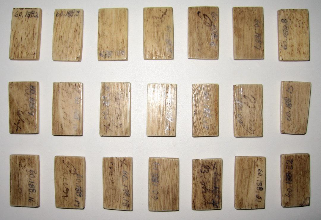 1960.0188.002-.022 Dominoes reverse