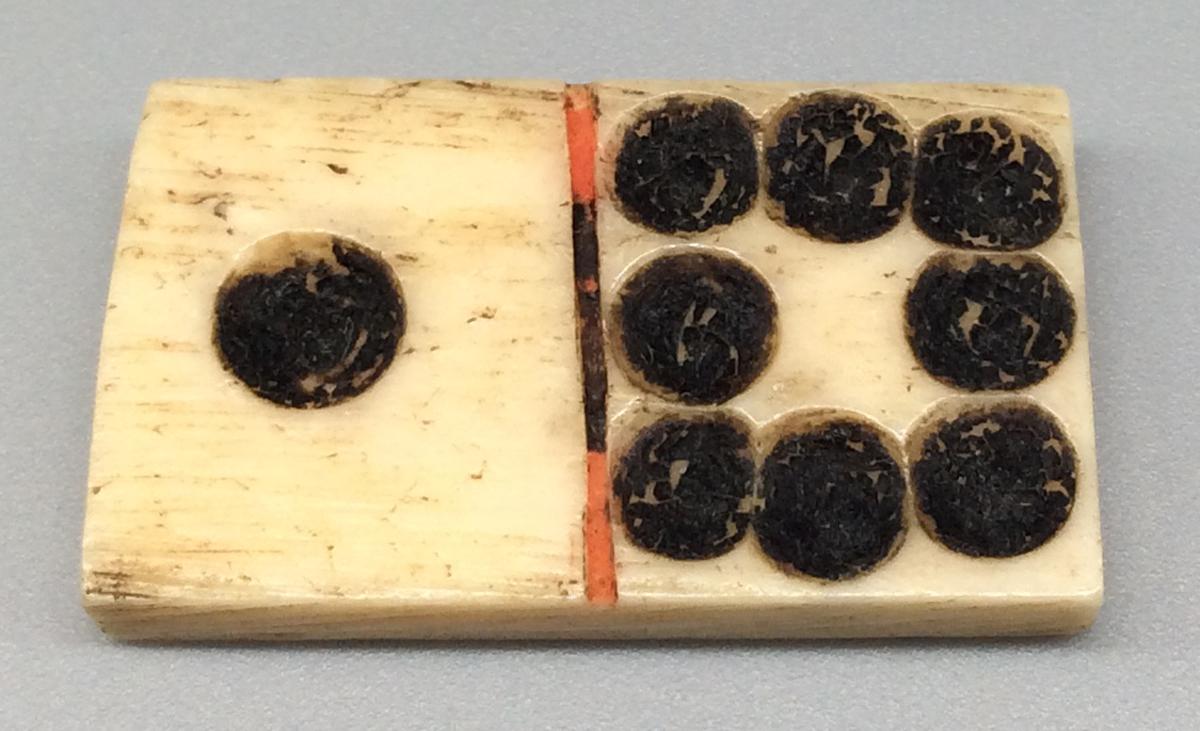 1960.0188.019 Domino, view 1