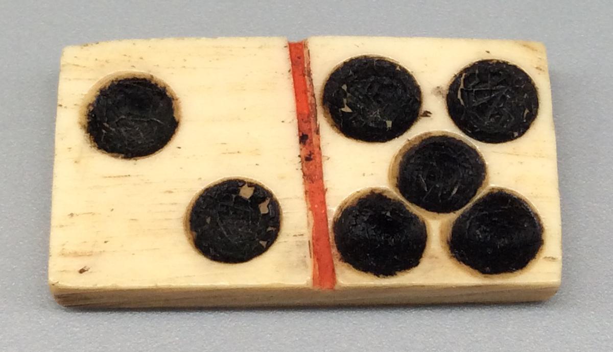1960.0188.024 Domino, view 1
