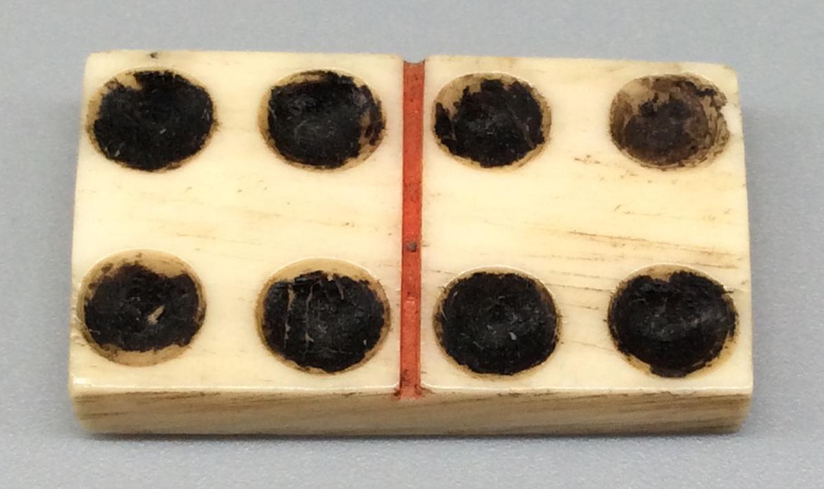 1960.0188.036 Domino, view 1