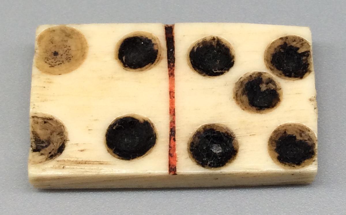 1960.0188.037 Domino, view 1
