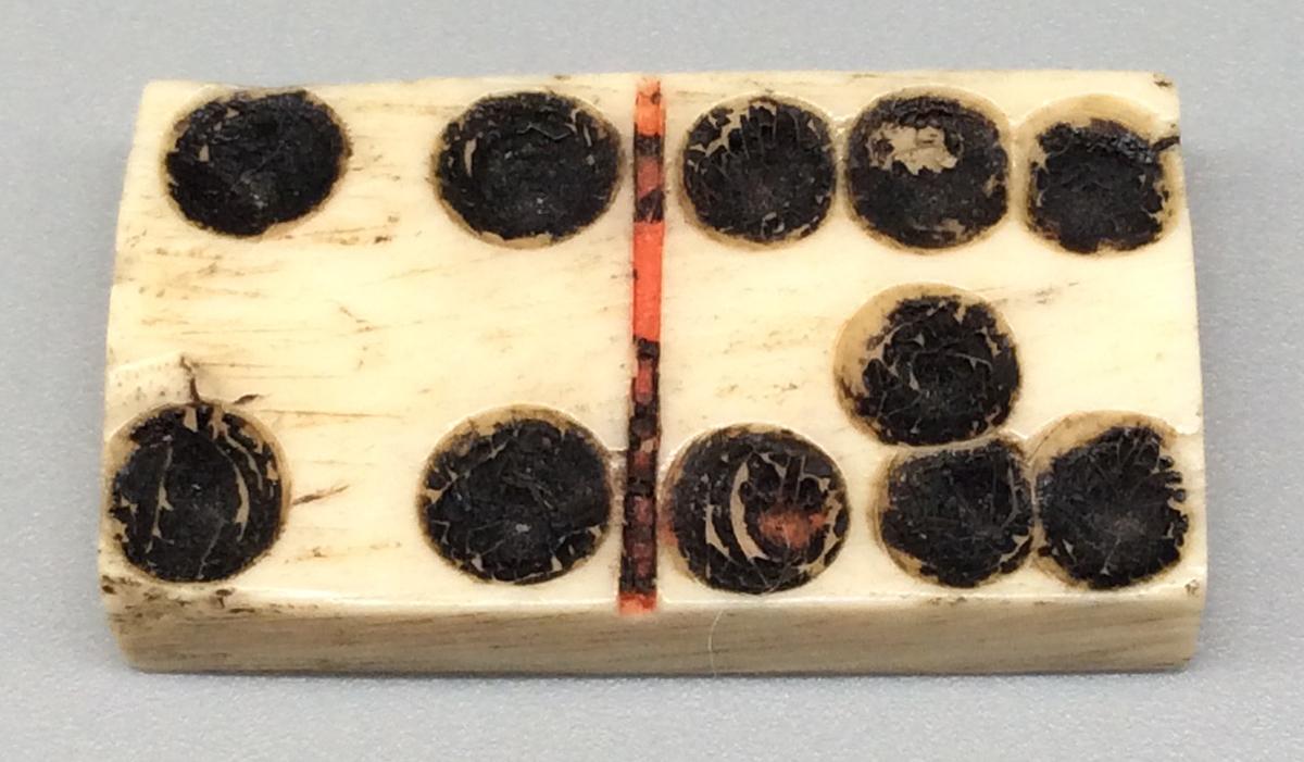 1960.0188.039 Domino, view 1