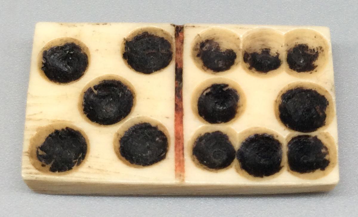 1960.0188.045 Domino, view 1