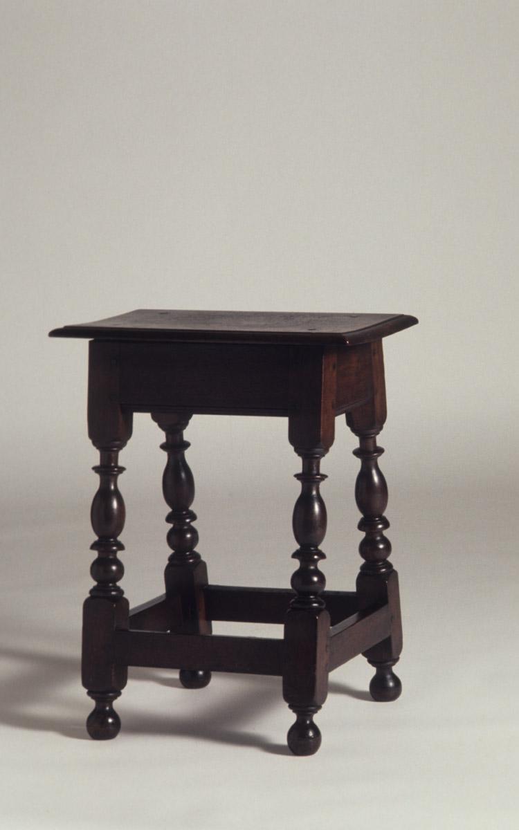 1960.0189 Stool