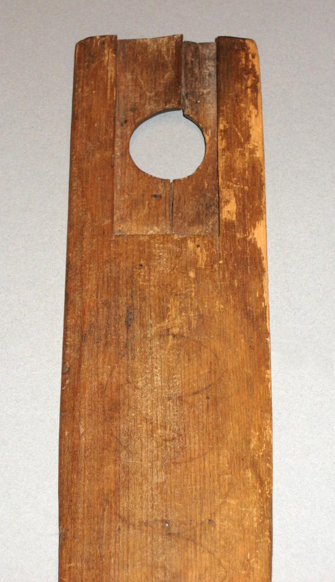1960.0208 Busk detail 4