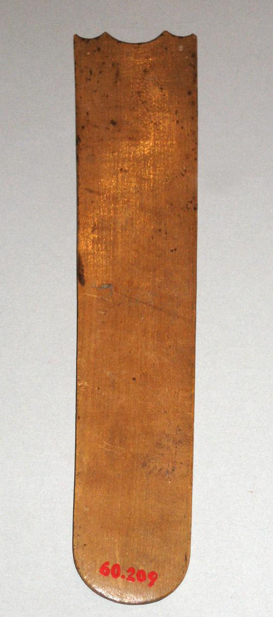 1960.0209 Busk underside