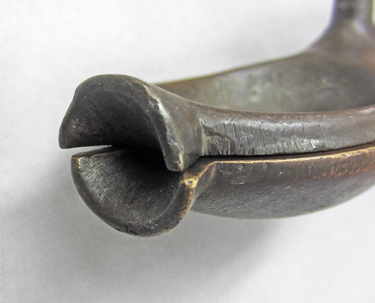 1960.0210, Spoon mold, funnel detail