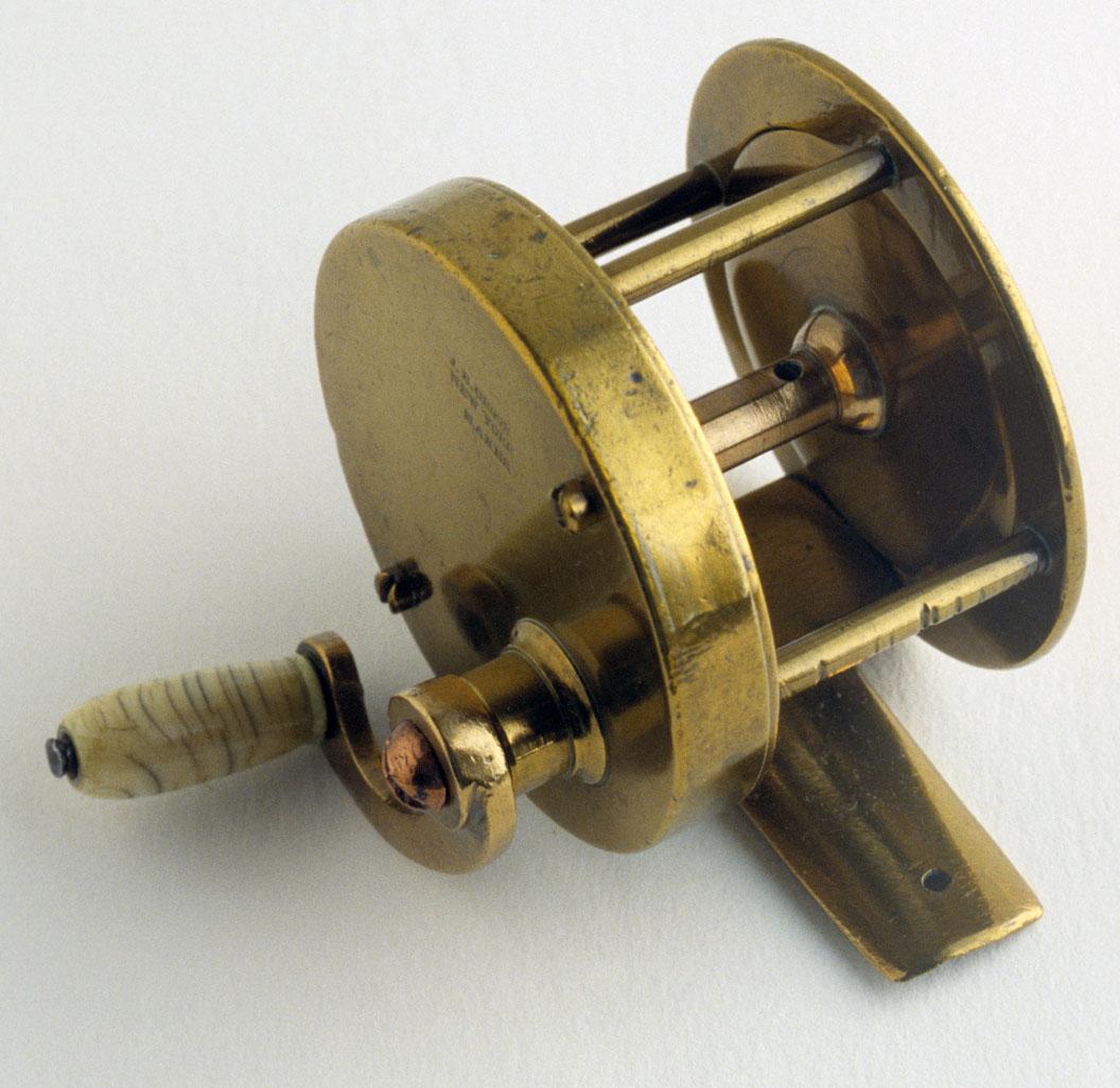1960.0245 Fishing reel