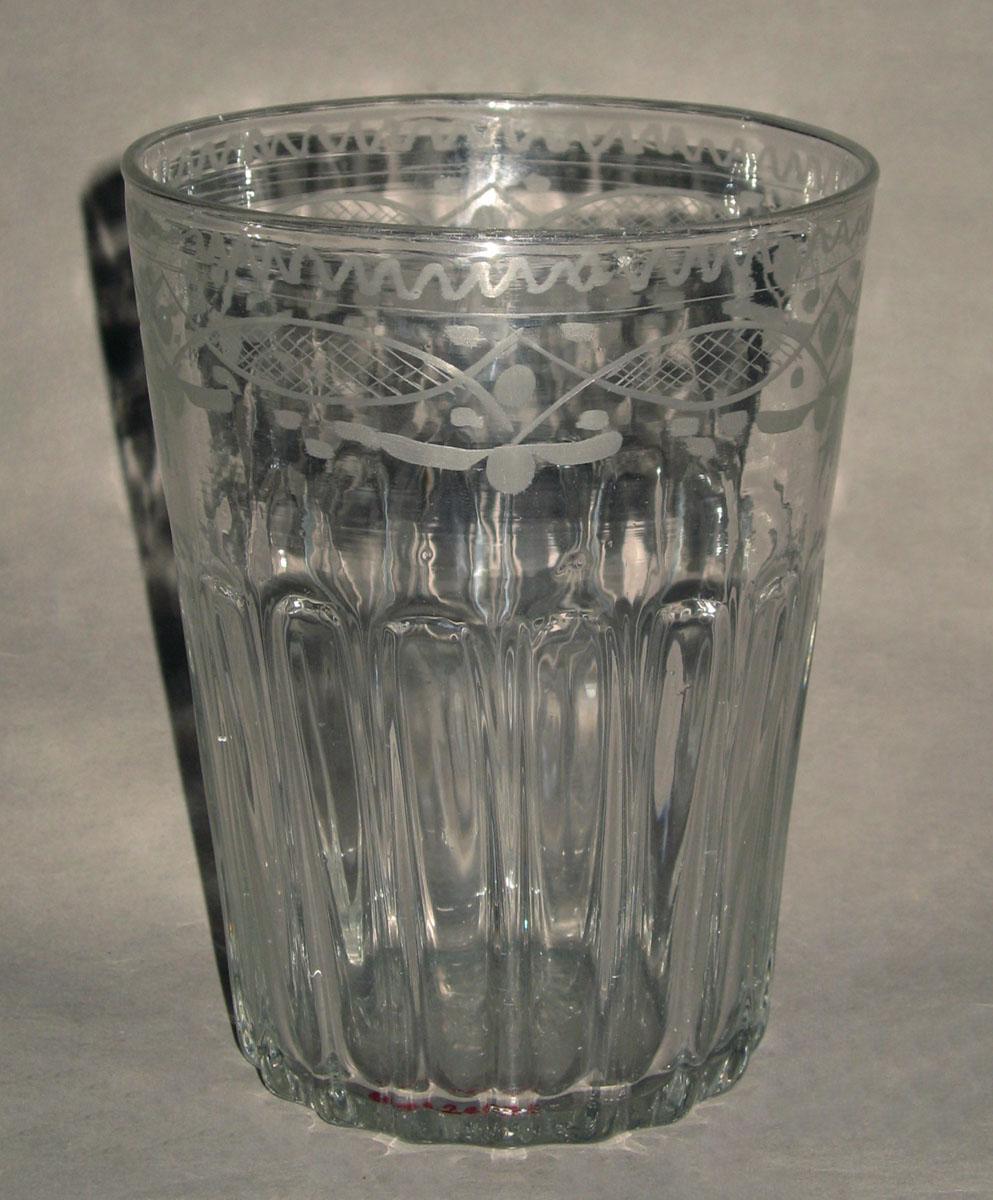 1960.0264 Glass tumbler