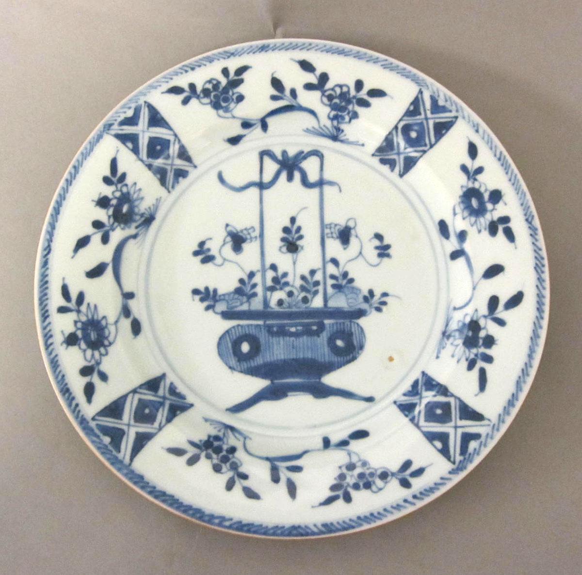 1960.0272.004Porcelain plate