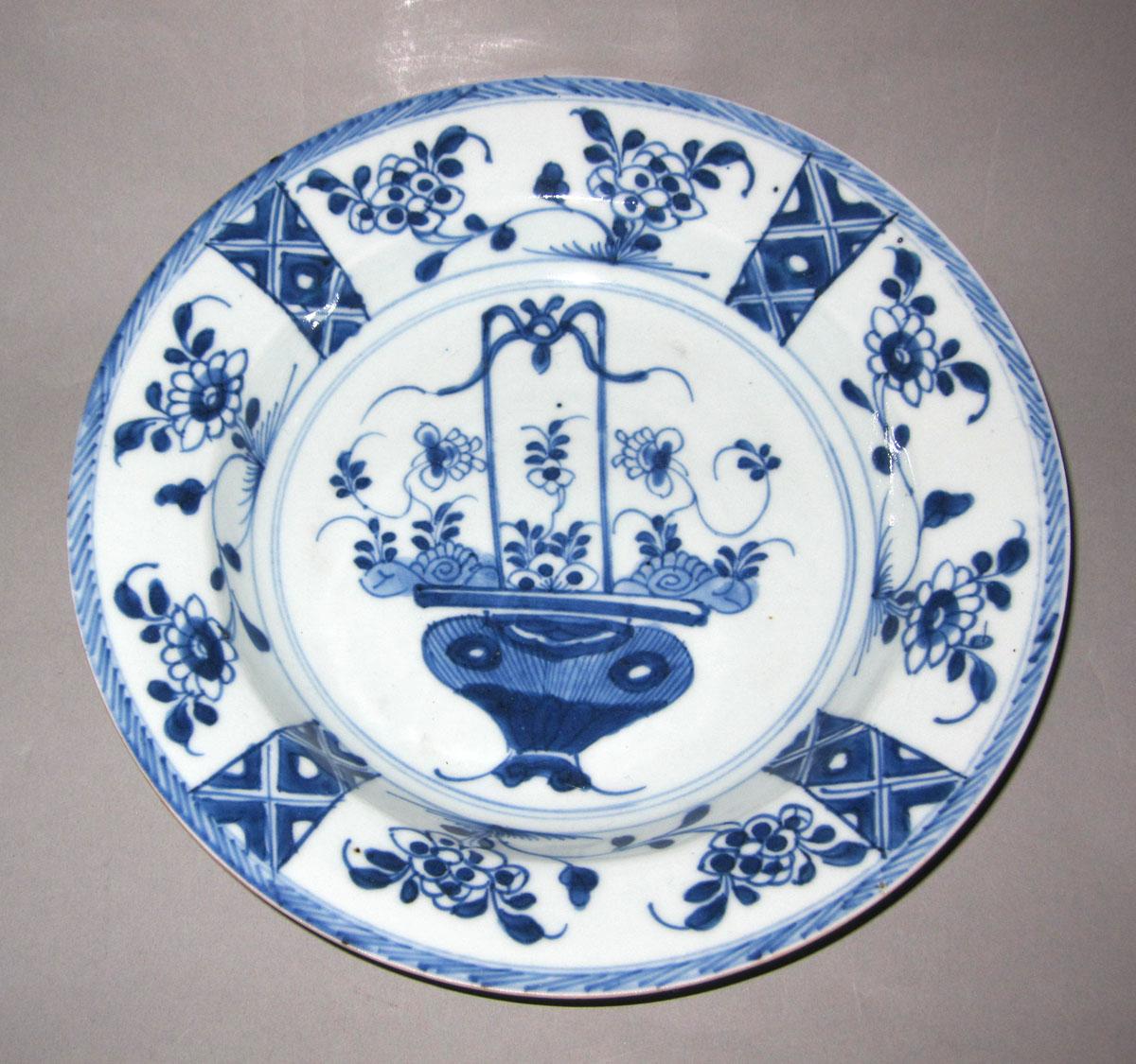 1960.0273.002 Porcelain plate or bowl