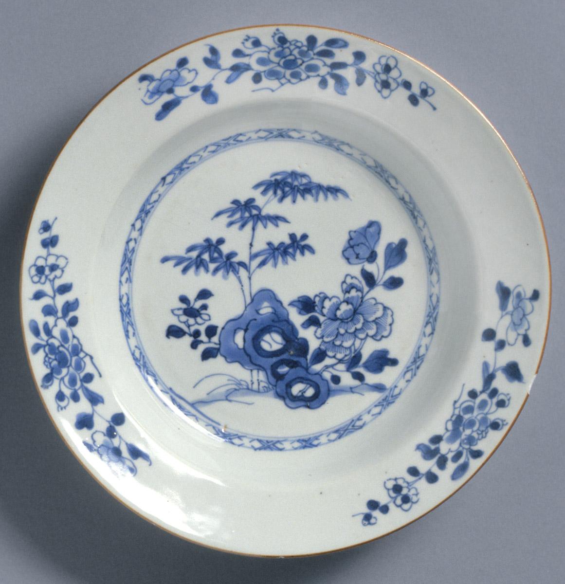 1960.0275 Plate or bowl, view 2