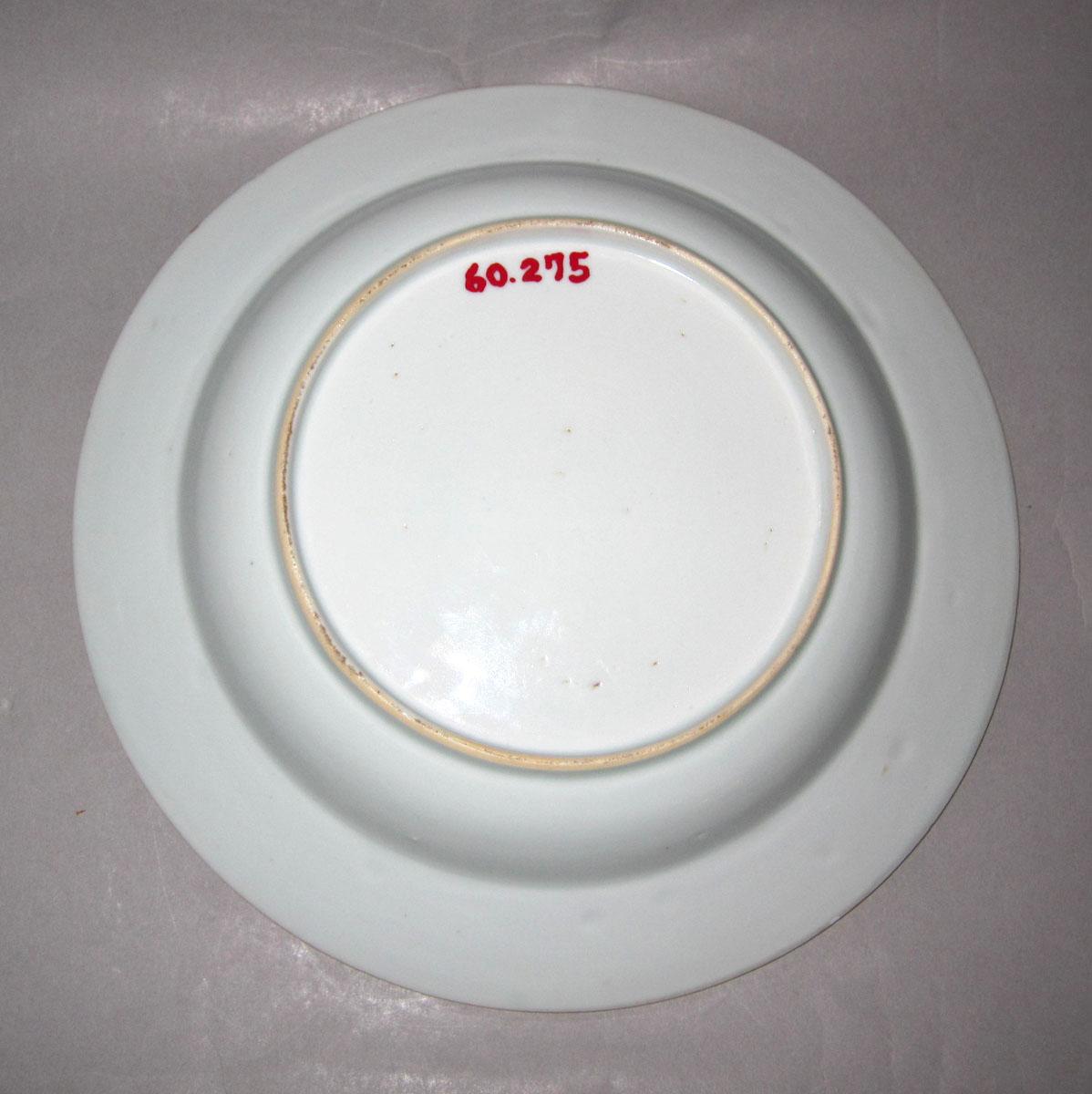 1960.0275 Porcelain plate or bowl underside