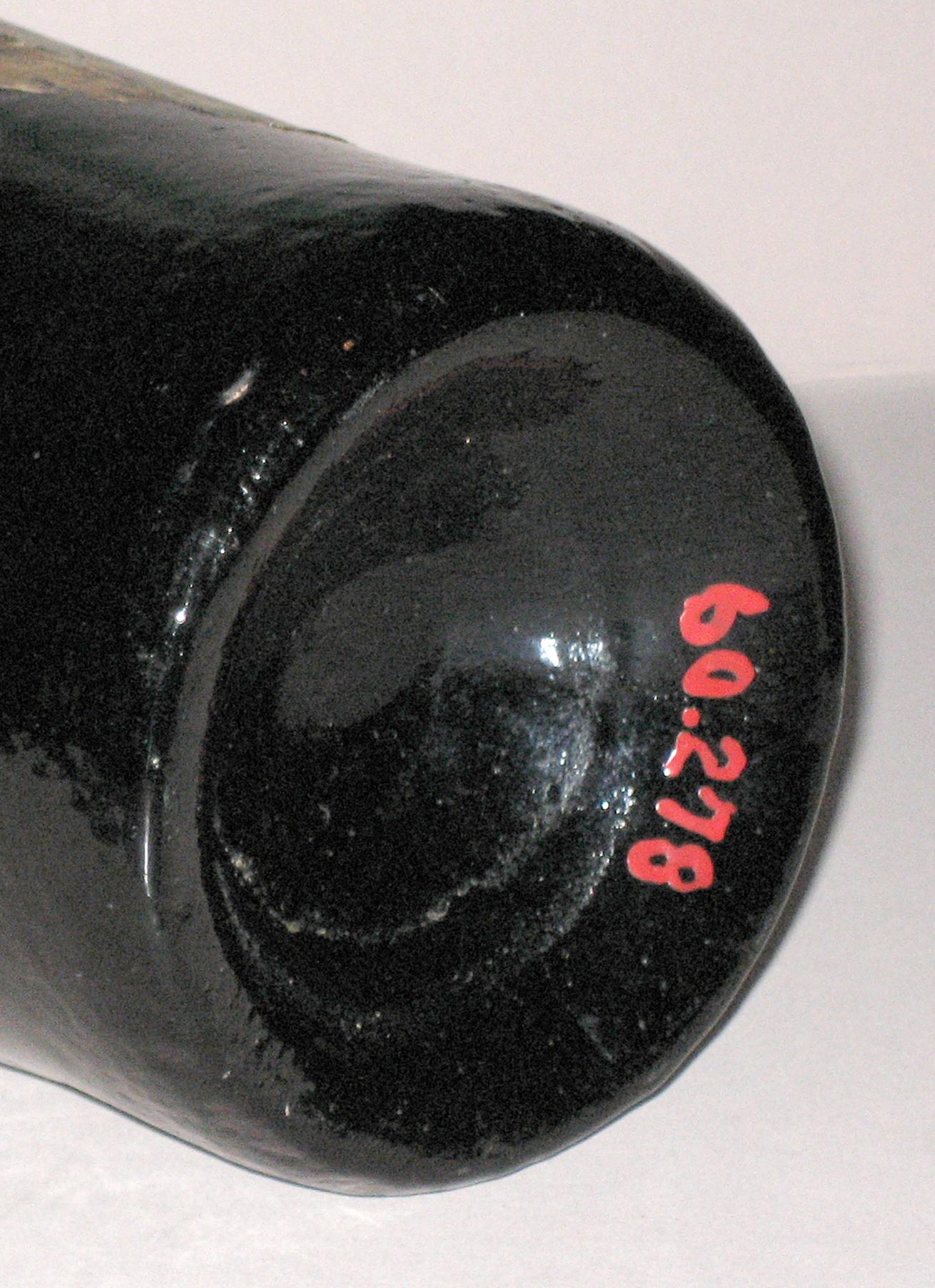 1960.0278 Wine bottle (bottom)