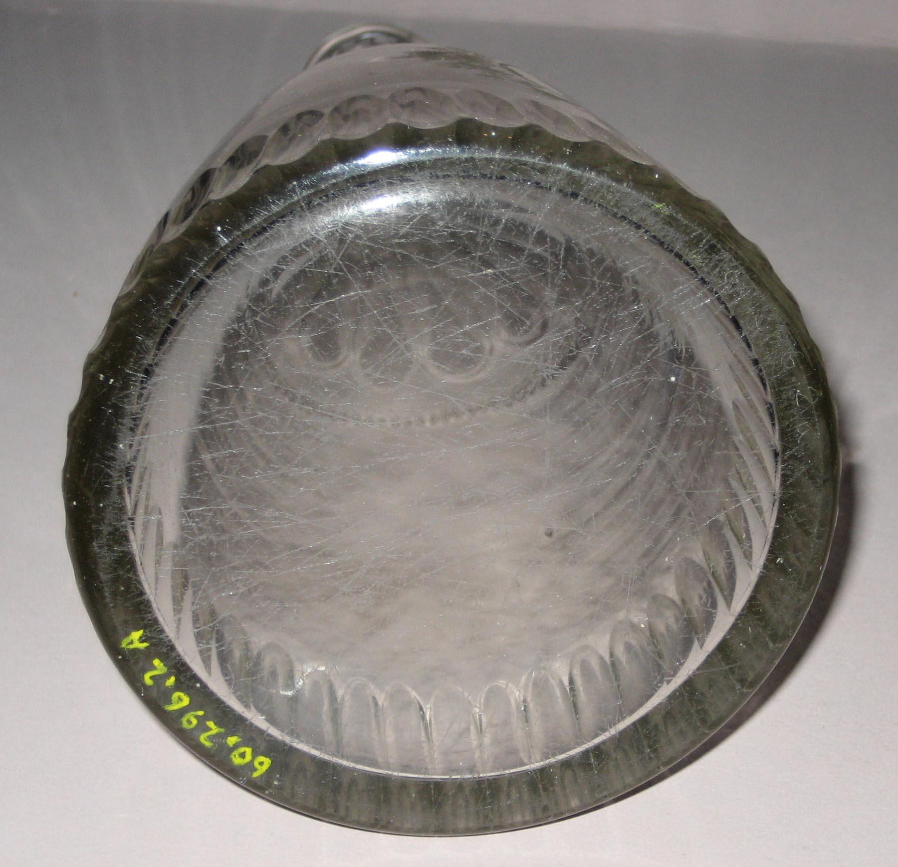 1960.0296.002 Glass decanter (bottom)
