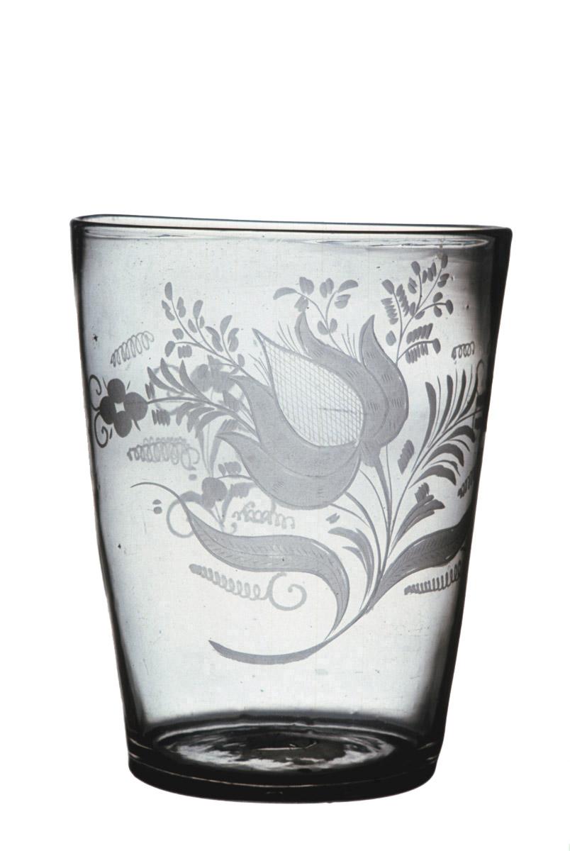 1960.0297 Glass tumbler