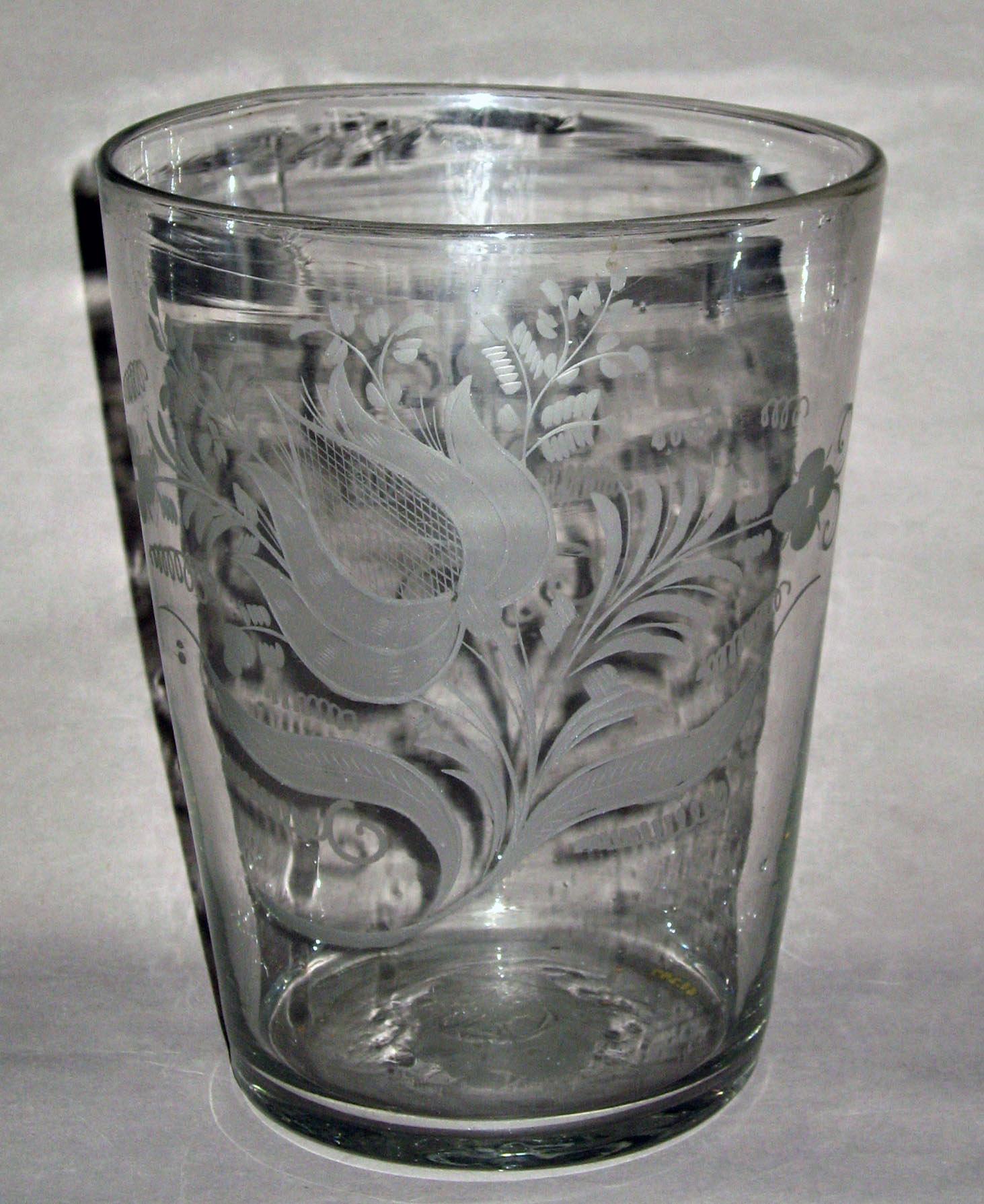 1960.0297 Glass tumbler (view 2)