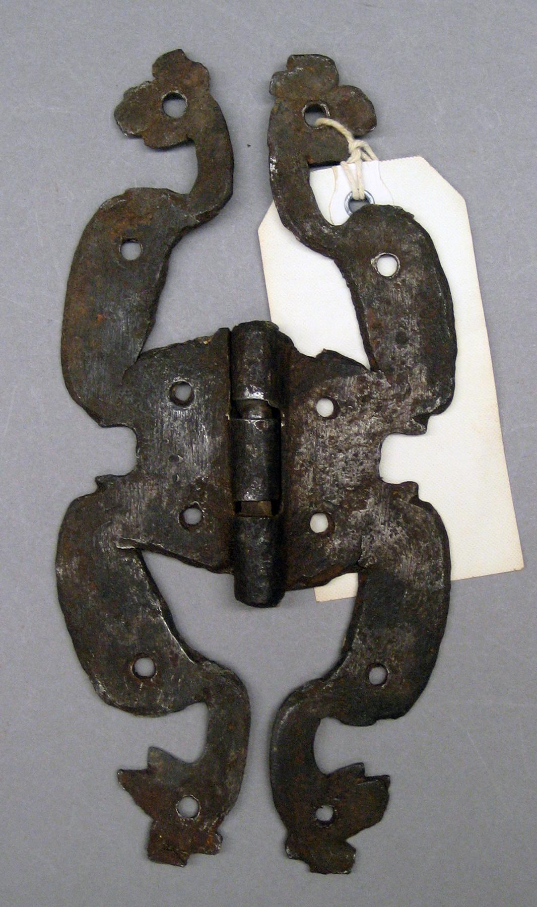 1960.0313 Hinge
