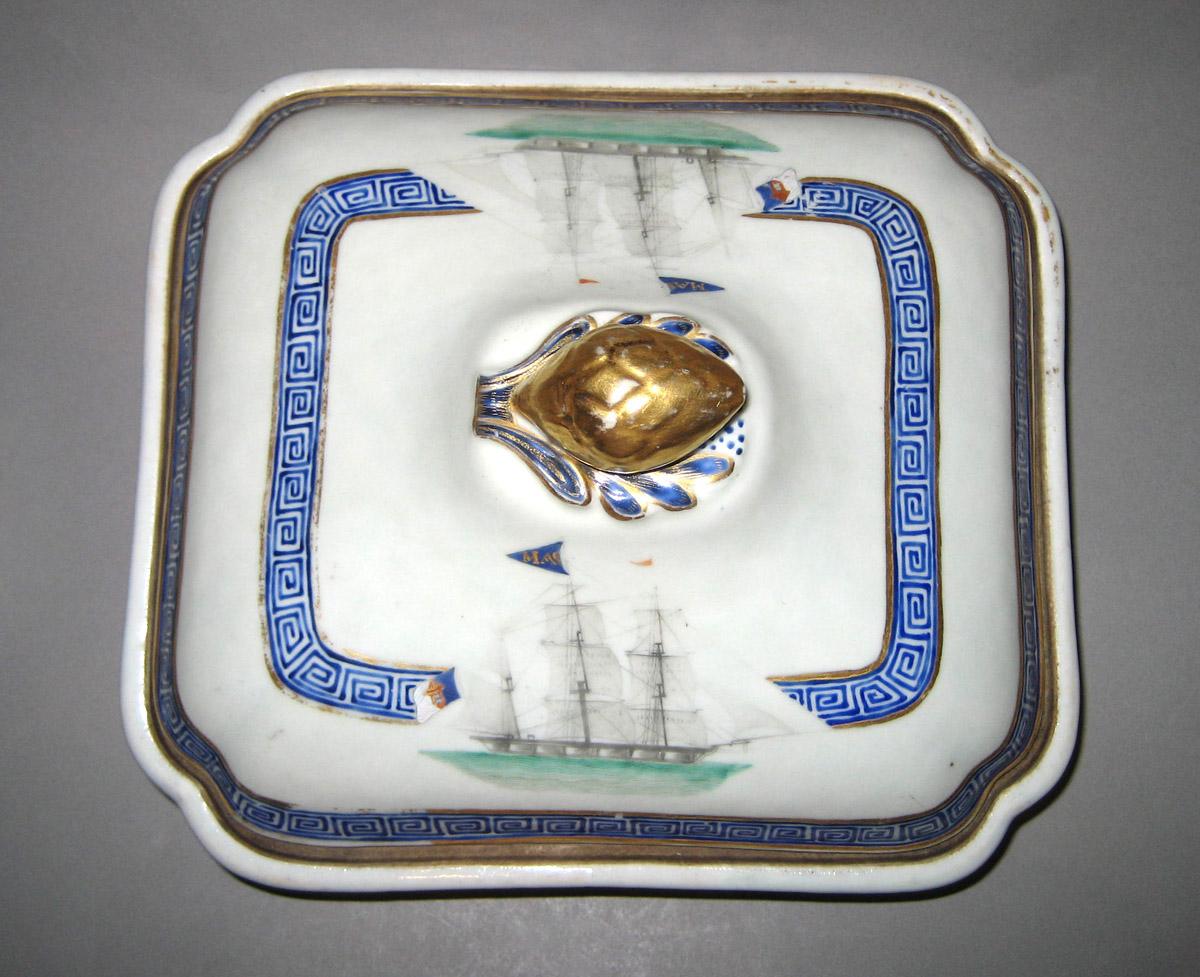 1960.0326.021 A, B Porcelain Dish and cover top