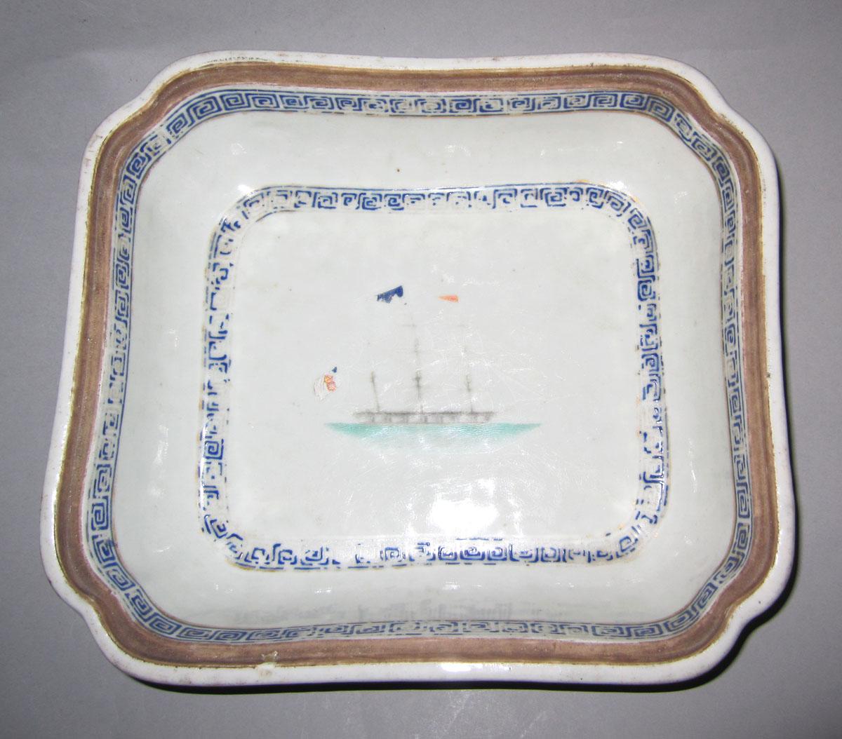 1960.0326.023 A Porcelain dish top