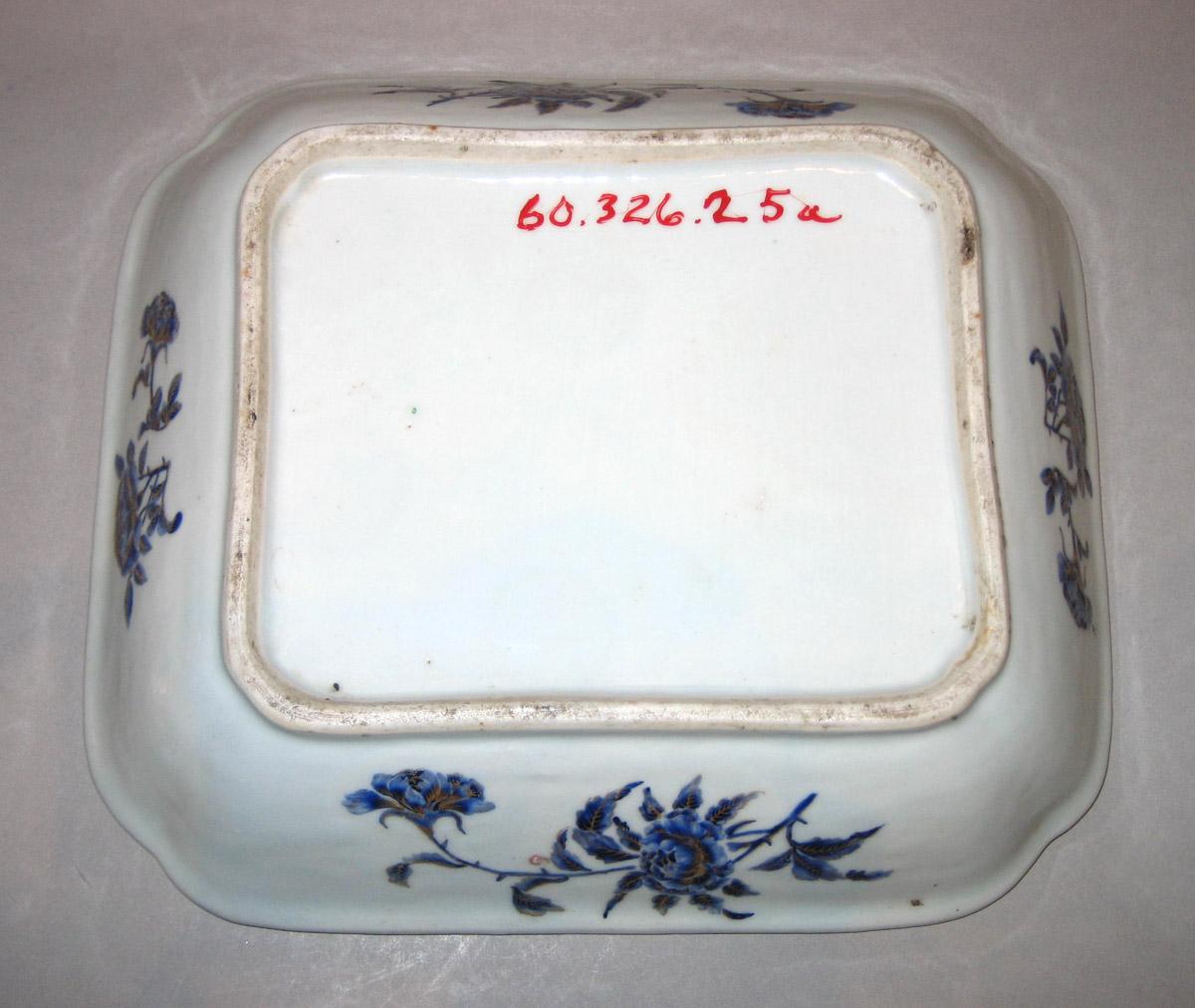 1960.0326.025 Dish and Cover underside