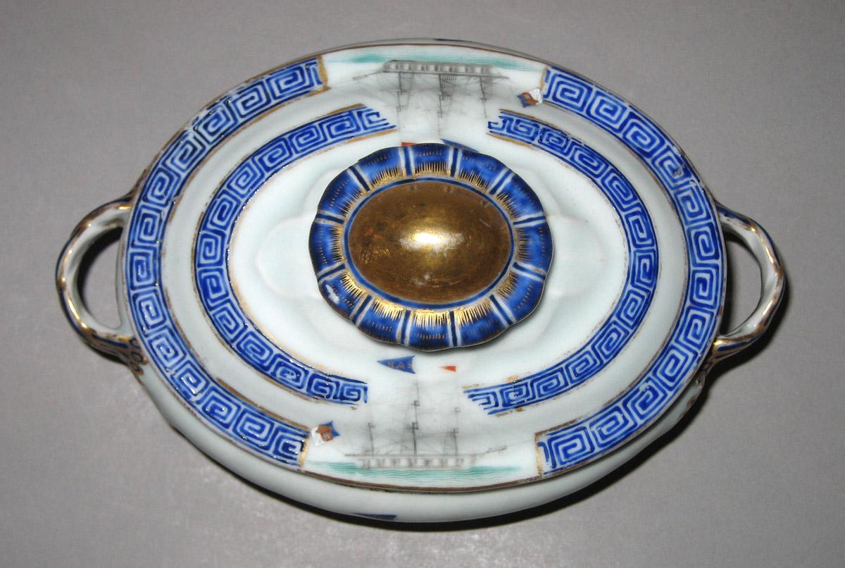 1960.0326.031 A, B Porcelain Tureen top