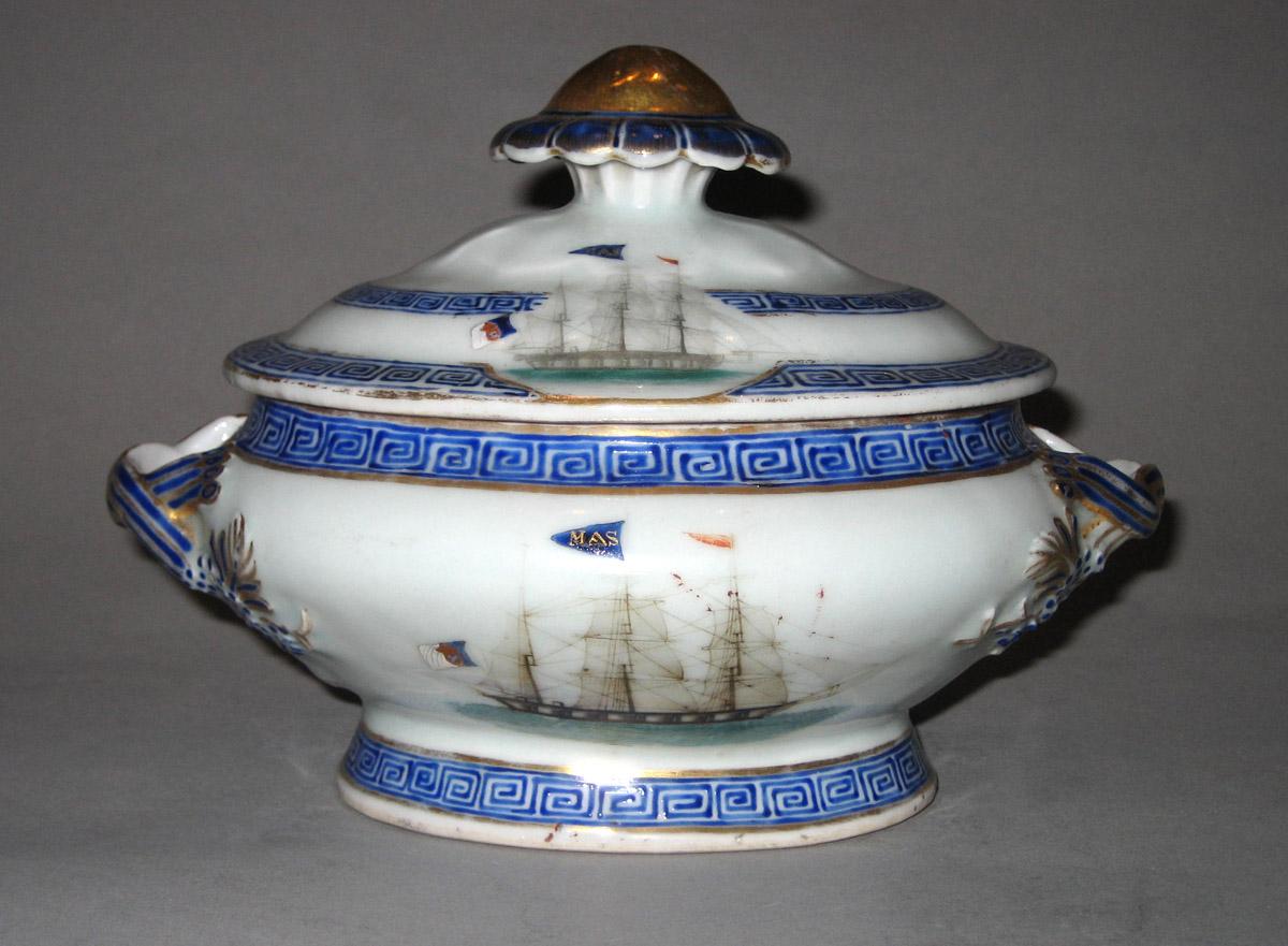 1960.0326.032 A, B Porcelain Tureen