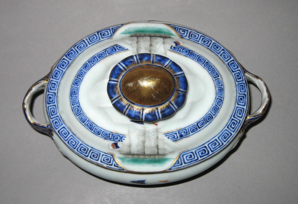 1960.0326.032 A, B Porcelain Tureen top