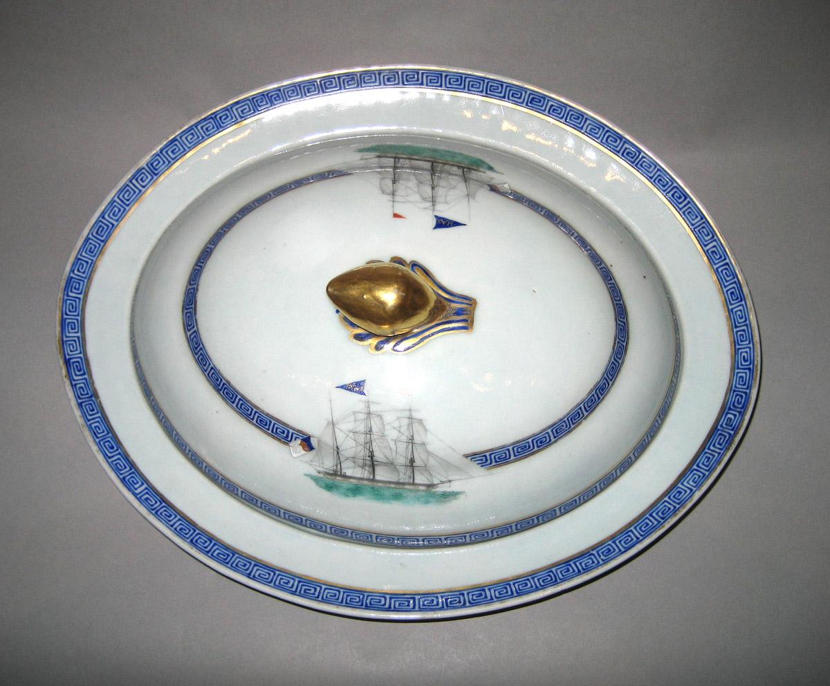 1960.0326.036 A, B Porcelain Dish and cover top