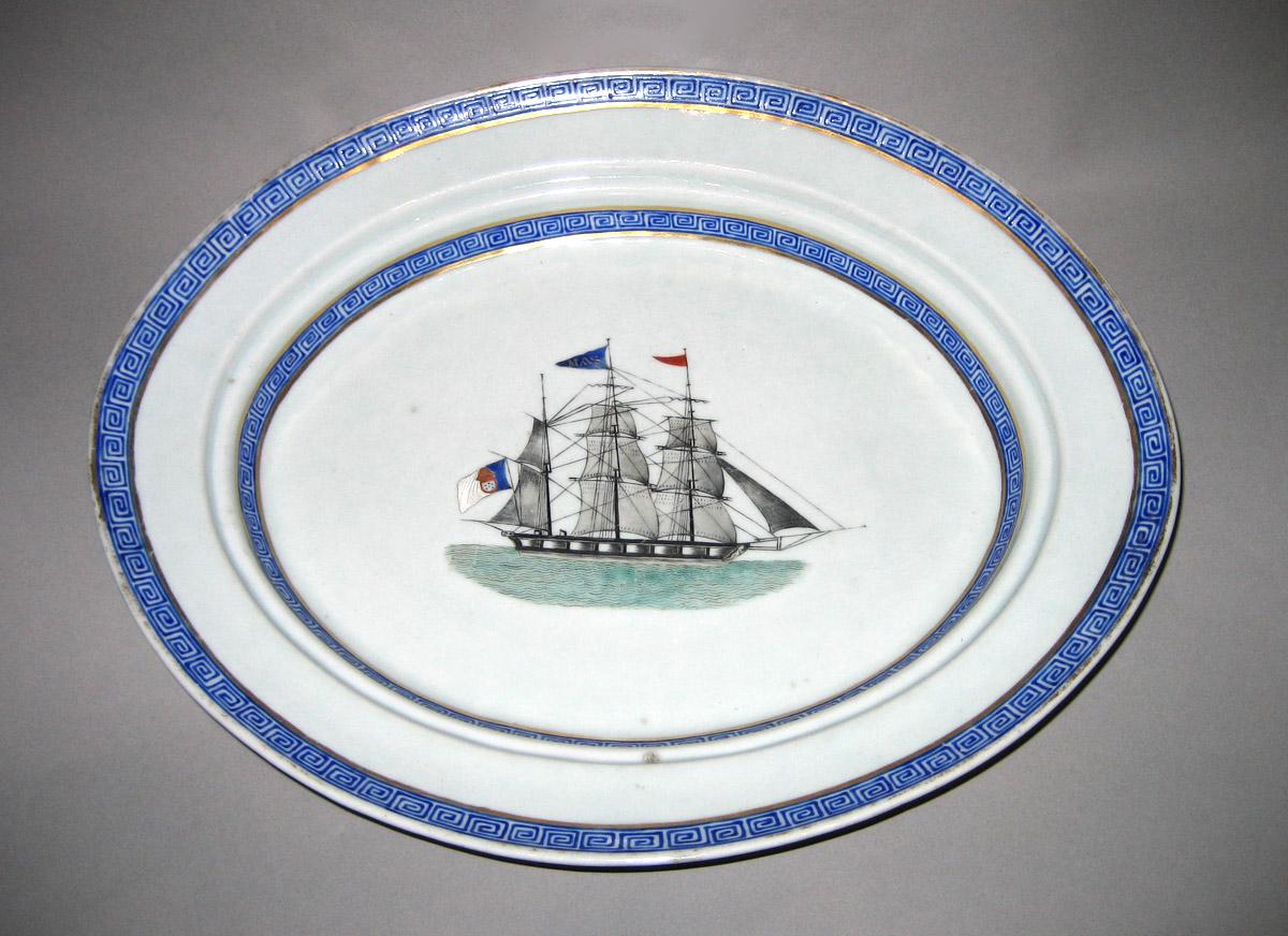 1960.0326.036 A, B Porcelain Dish and cover interior