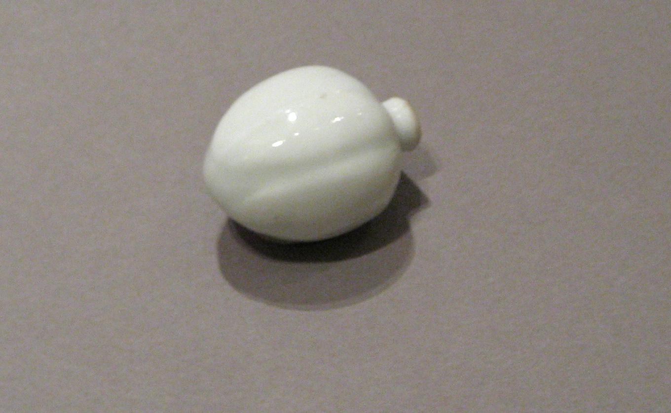 1960.0328 Scent vial (side view)