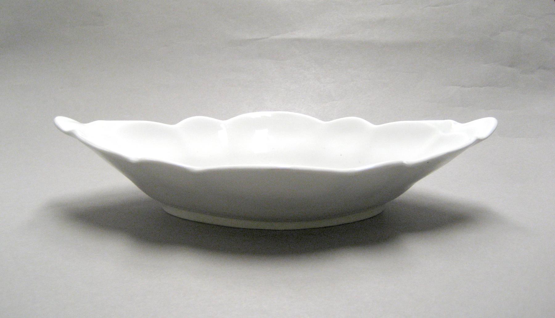 1960.0341.001 Dish (side view)