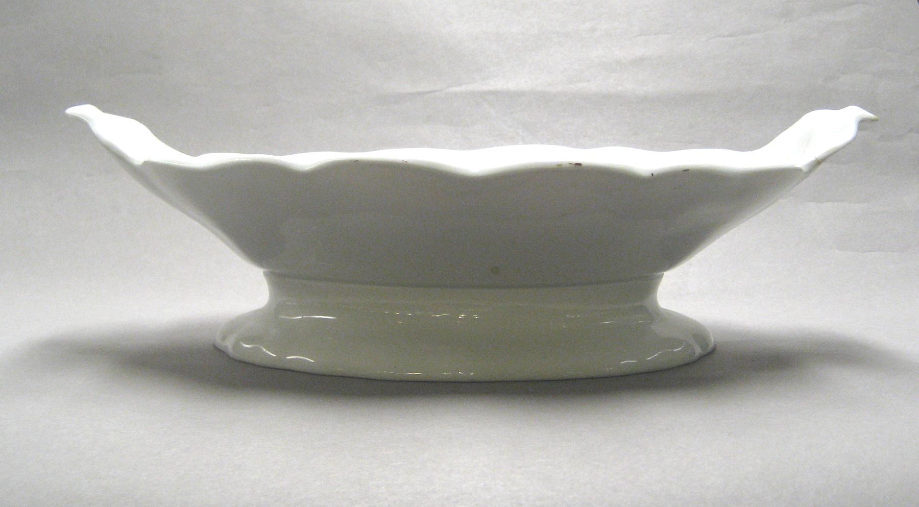 1960.0341.003 Dish (side view)