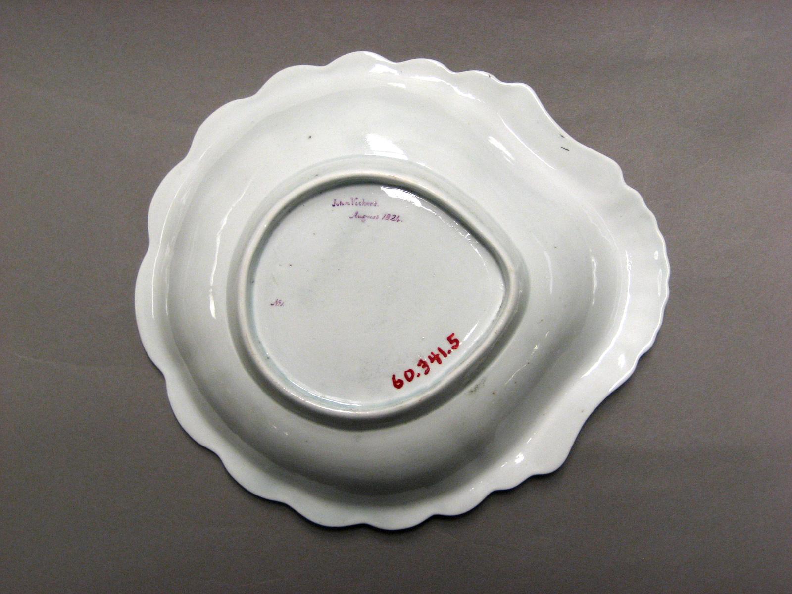 1960.0341.005 Dish (underside)
