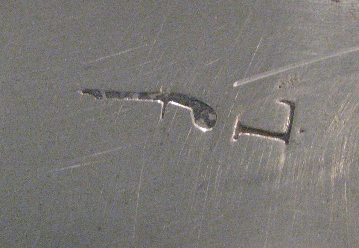 1954.0079.033 Knife (mark)