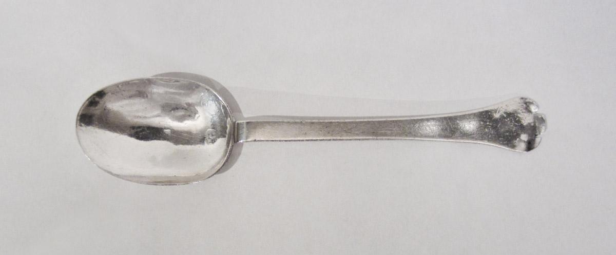 1960.0360 Spoon, upper surface