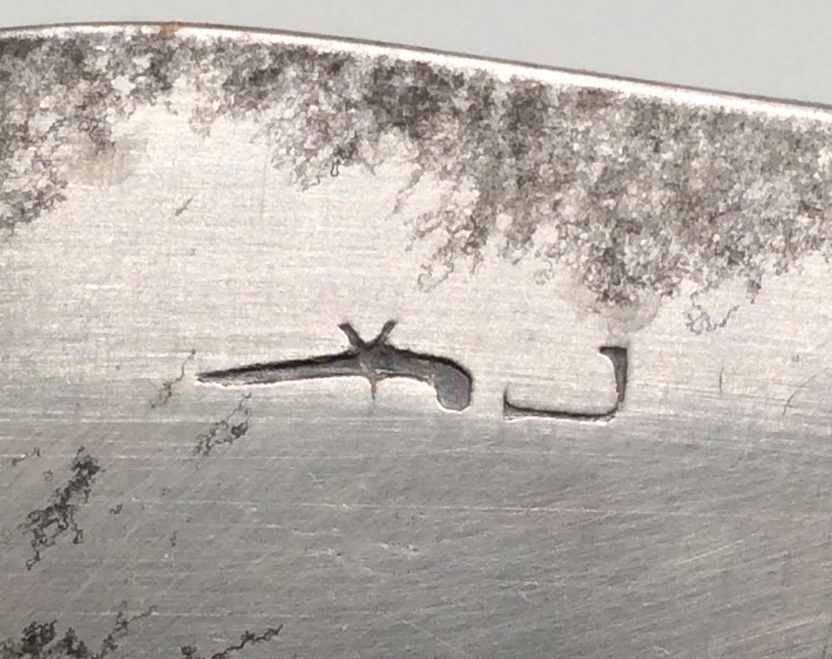 1954.0079.043 Knife, detail 1