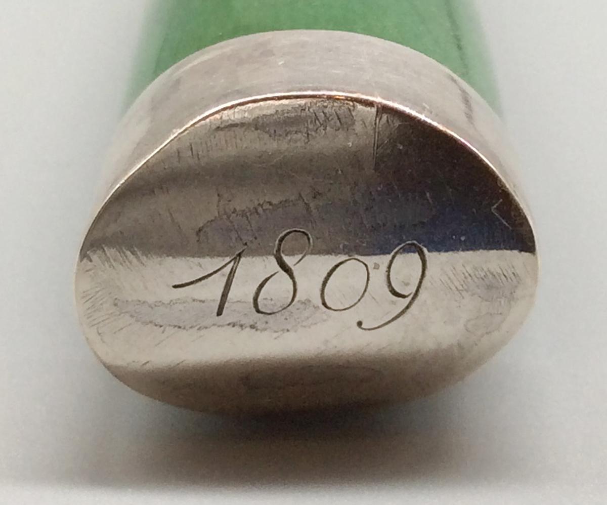 1954.0079.043 Knife, detail 2