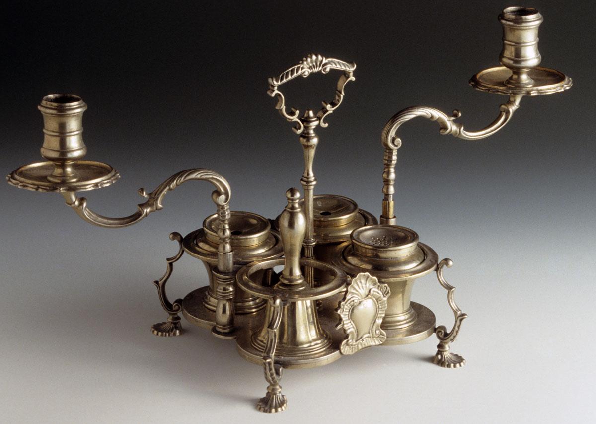1960.0509 Inkstand, standish